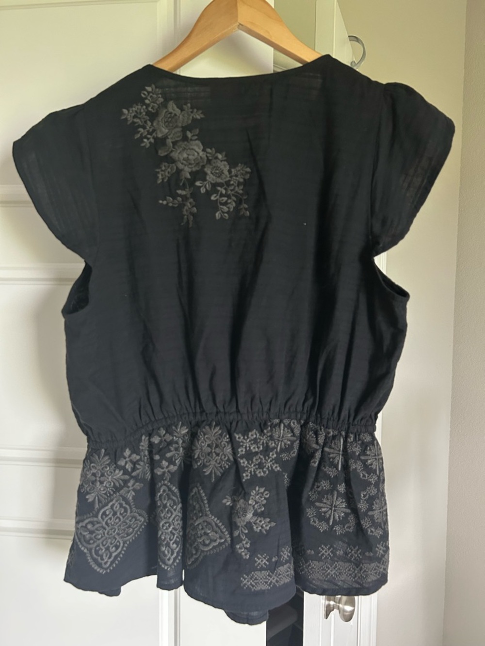 Savanna Jane Cotton Embroidered Peplum Blouse Black Gray Drawstring V Neck - Picture 2 of 10